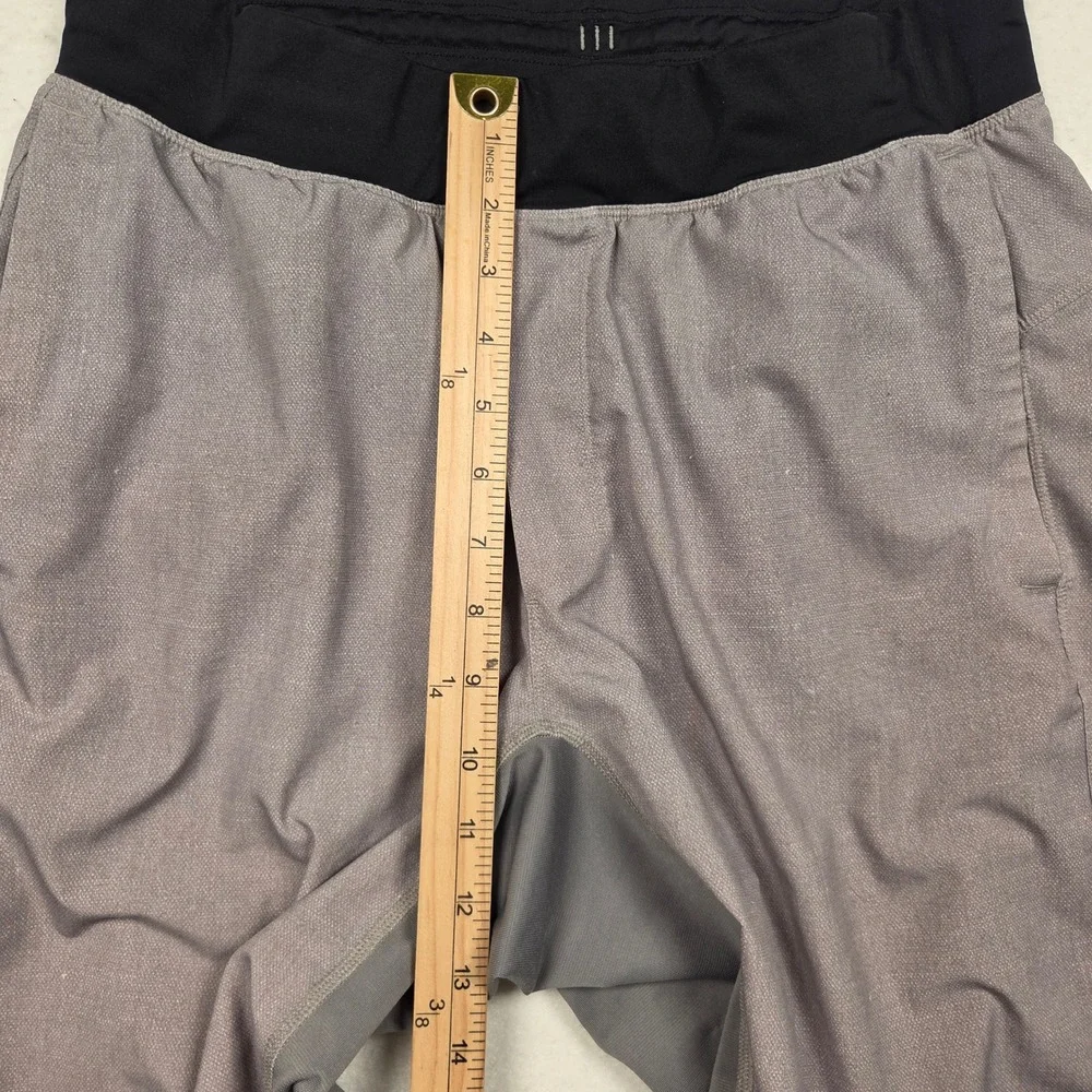Lululemon Athletic Shorts Mens Laege Gray Black Training Running Zipper Pocket